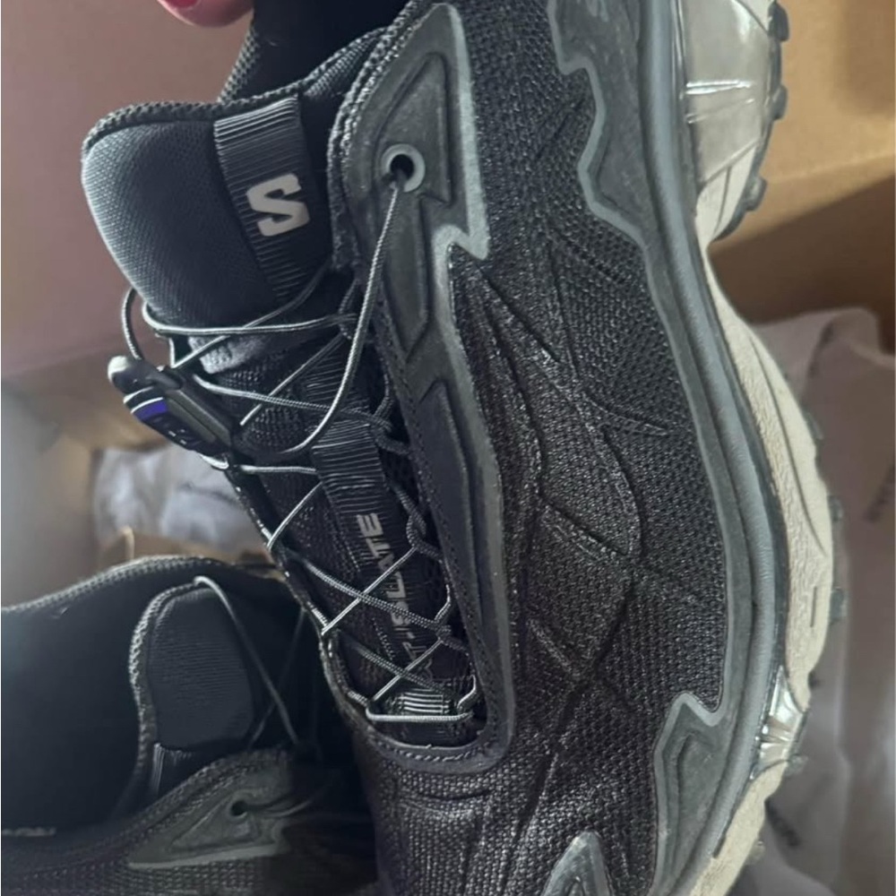 Salomon Black Running hoes